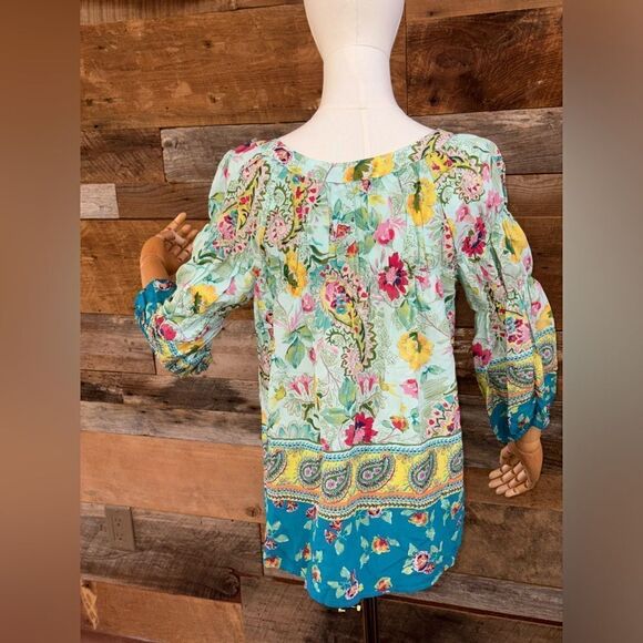 Figueroa & Flower 3/4 Border Print Sleeve Blouse - Picture 2 of 11